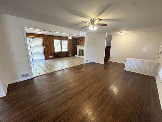 Foto del edificio - 5br home off S. Milledge For Rent