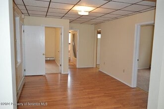 Building Photo - 211 S Main St