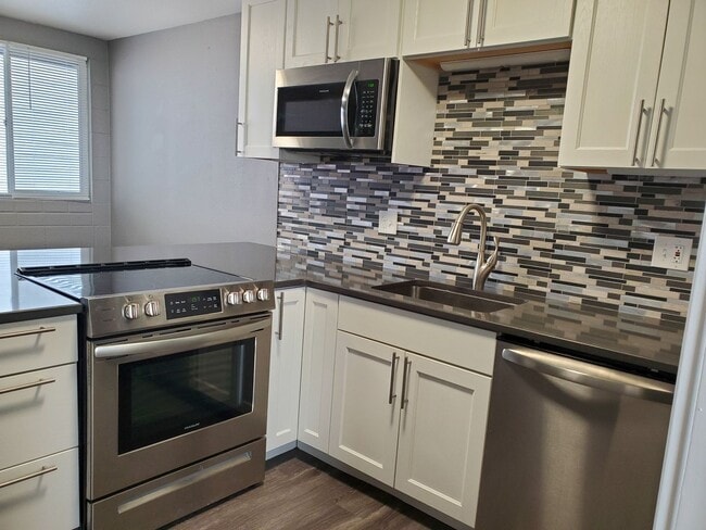 Foto del edificio - 341 N Garfield Ave