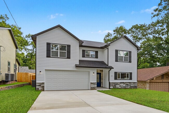 Building Photo - 117 Sun City Ln