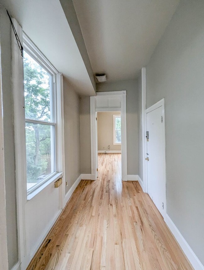 Building Photo - 24 Conklin St