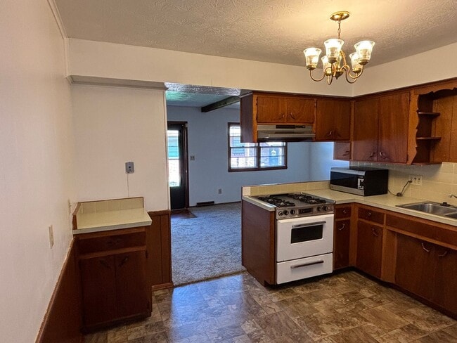 Building Photo - Cute 2 bedroom 1 bath