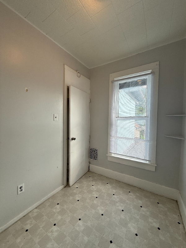 Building Photo - 623 S 8th St