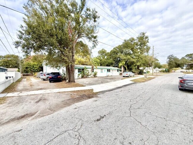 Foto del edificio - 2611 41st Ave N