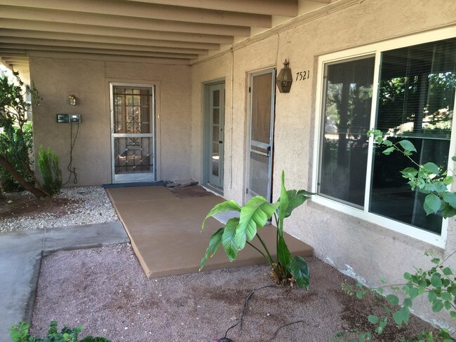 Building Photo - 7521 E McKnight Ave