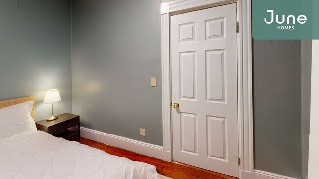 Foto del edificio - ROOM ONLY in 7-bed/2.0-bath Home