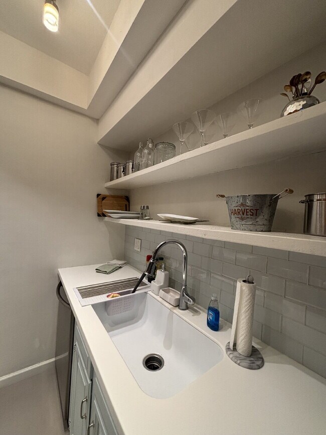 Building Photo - "Furnished 1-Bedroom Condo Retreat in Tucson’s Scenic Foothills!"