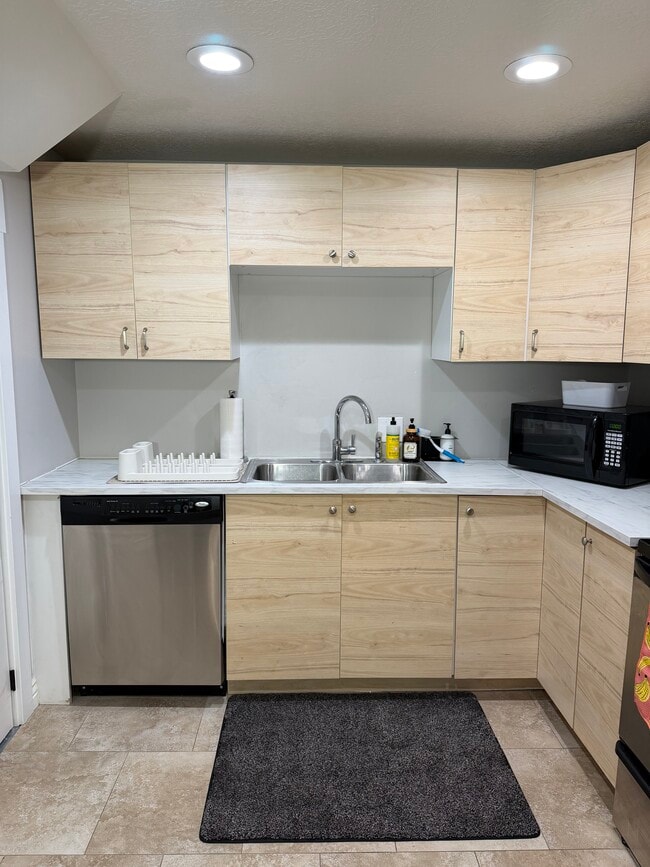 Building Photo - 7050 S 2780 E