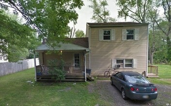 Building Photo - 4421 Meadowbrook Dr