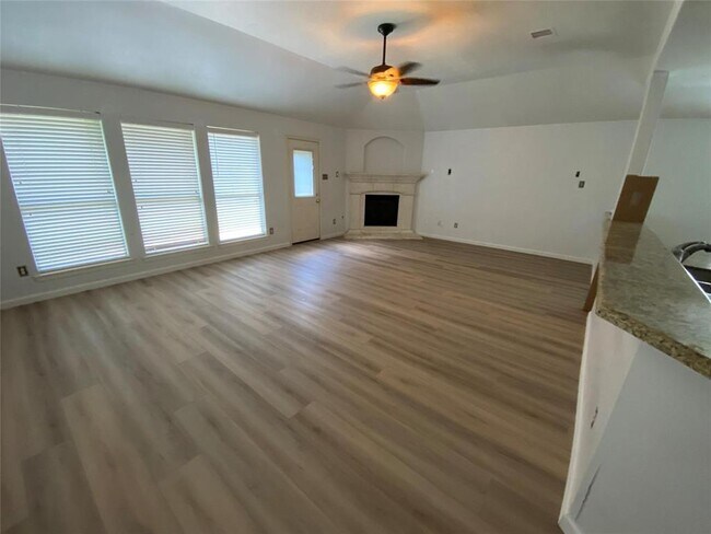 Building Photo - 25910 N Lakefair Dr