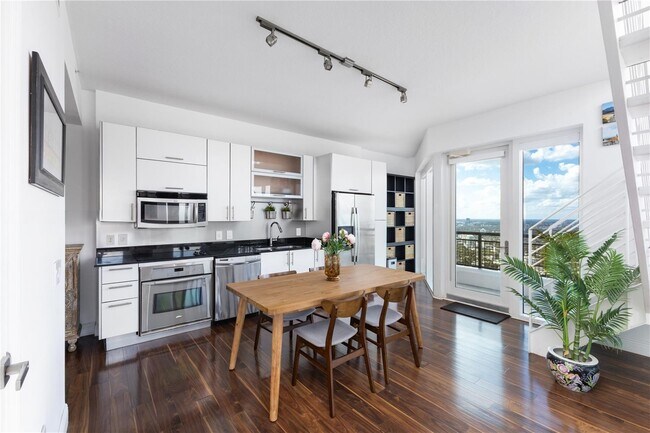 Foto del edificio - 60 SW 13th St