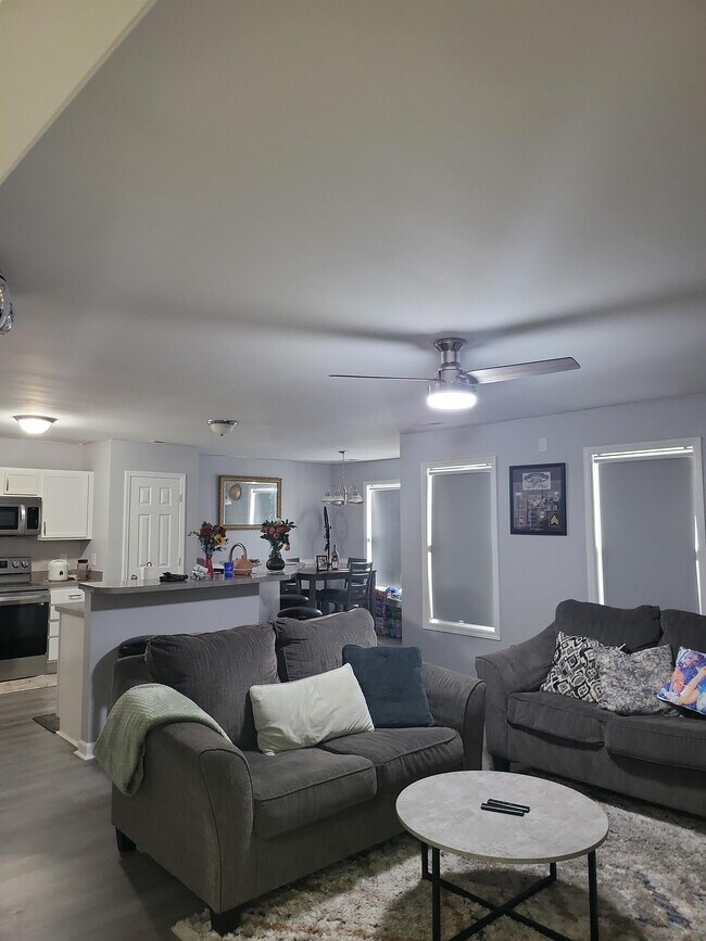 Building Photo - 1217 Barn Owl Dr