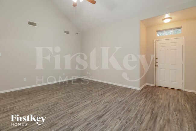 Foto del edificio - 6706 Windy River Ln