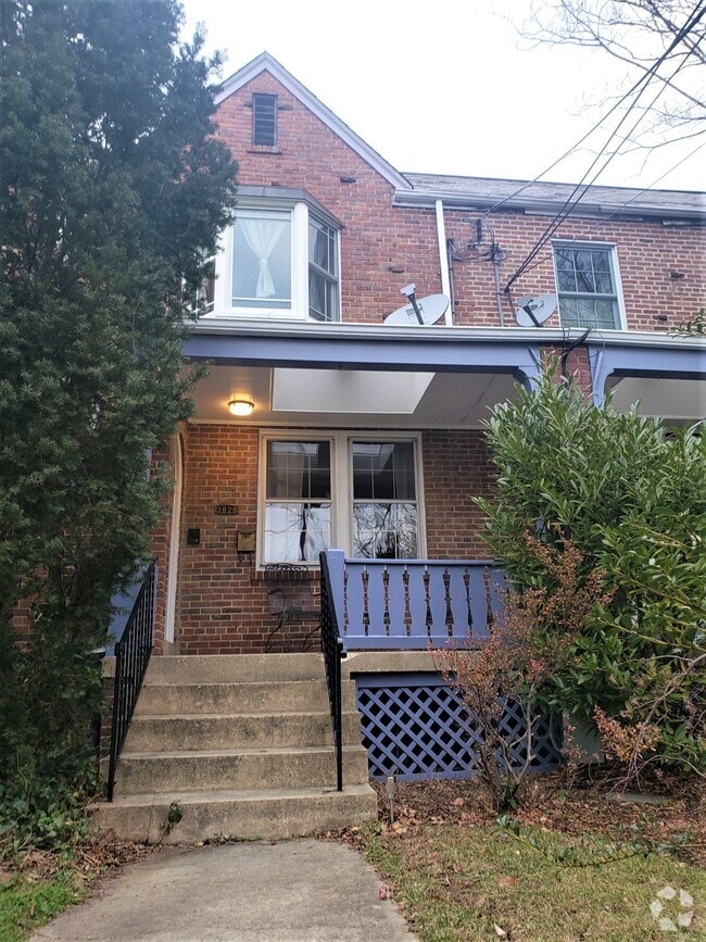 Building Photo - 3829 Calvert St NW