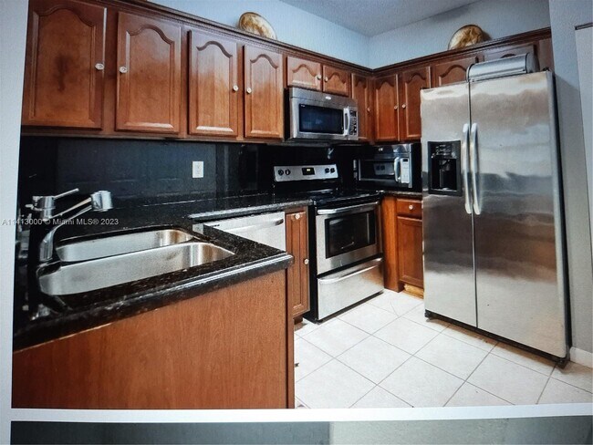 Foto del edificio - 1212 Santa Catalina Ln