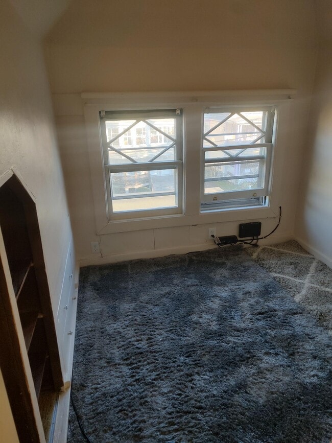 Building Photo - 14 Worrall Ave