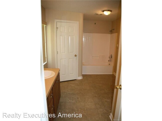 Building Photo - 4 br, 2 bath House - 6 Gourds Ct W