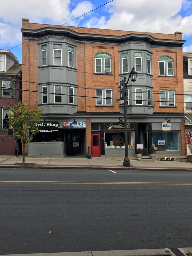 37 Philadelphia E Ave Unit 7, Boyertown, PA 19512 Apartment for Rent