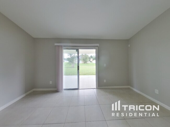 Foto del edificio - 11837 Raindrop Rd