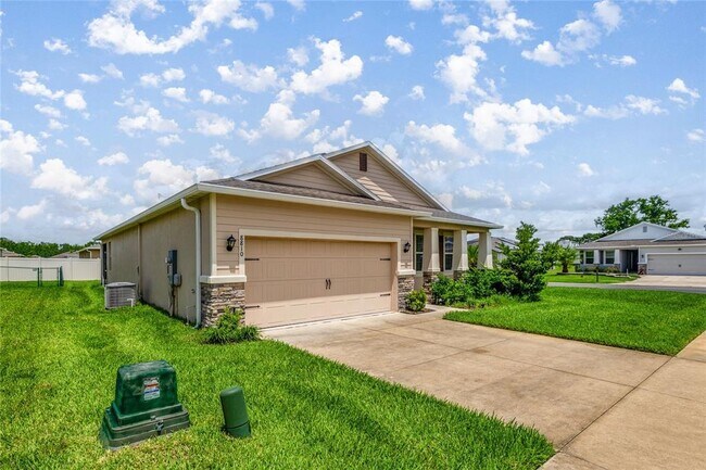 Building Photo - 8810 SW 63rd Ave