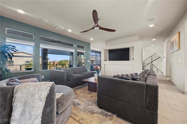 Foto del edificio - 8620 Grove Mill Ct