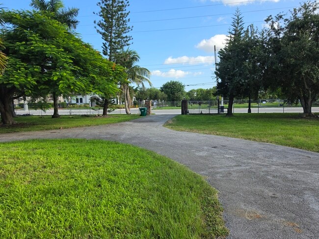 Foto del edificio - 14755 SW 264th St