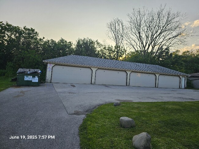 Foto del edificio - 4231 N 104th St