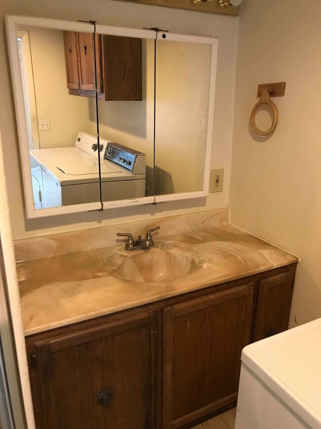 Foto del edificio - 2405 Pine St