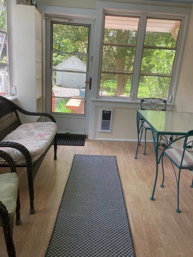 back screened porch - 212 Mount Vernon Ave