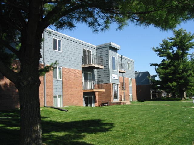 Foto del edificio - Lake Shore Place