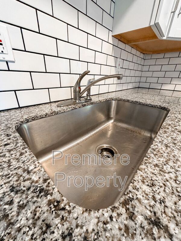 Foto del edificio - 11117 E 15th St S