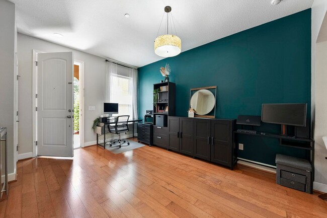 Building Photo - Prime Location, Bartram Townhome!