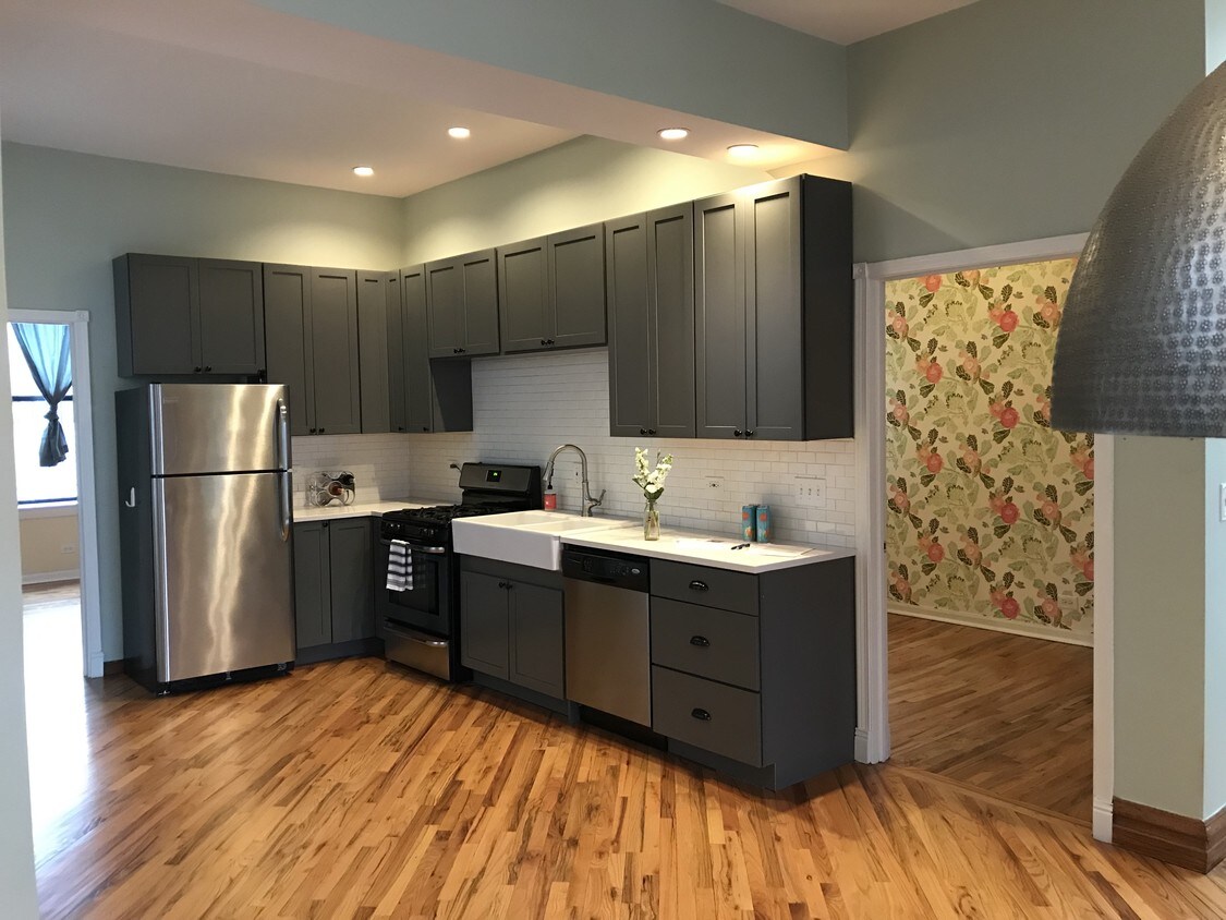 Foto principal - 1010 N Damen Ave