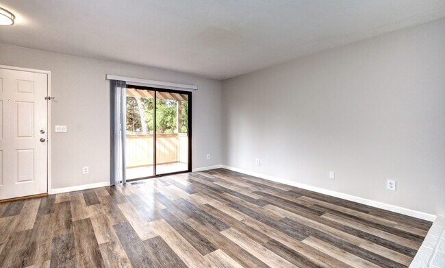 Foto del edificio - 16130 Loretta Ln