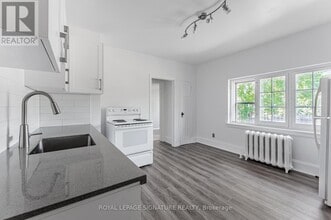 Building Photo - 388 Palmerston Blvd