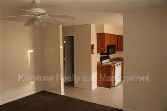 Foto del edificio - 1375 Thompsonville Ln