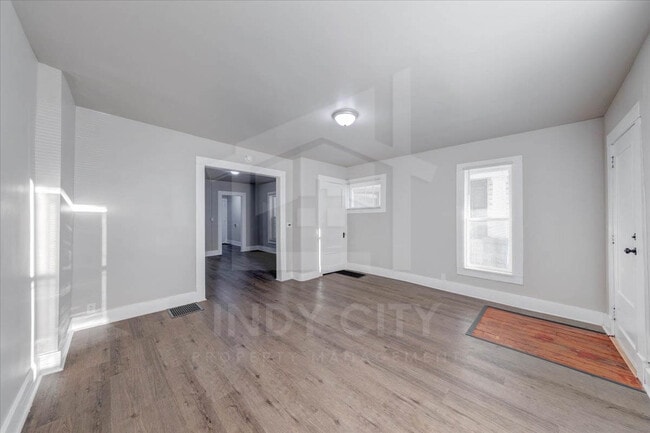 Building Photo - 622 N Mulberry St