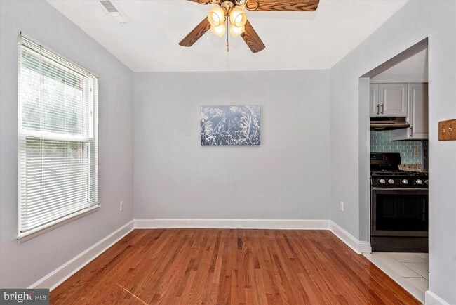 Foto del edificio - 577 W Diamond Ave
