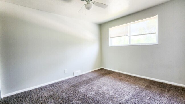 Building Photo - 5974 Glenway Dr