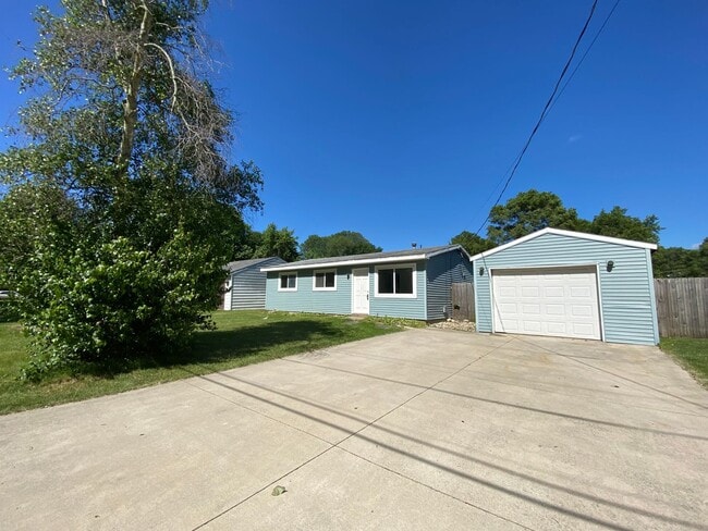 Foto del edificio - LIMITED TIME SPECIAL 1ST MONTH RENT FREE - 3 Bedroom Single Family Home in Elkhart!