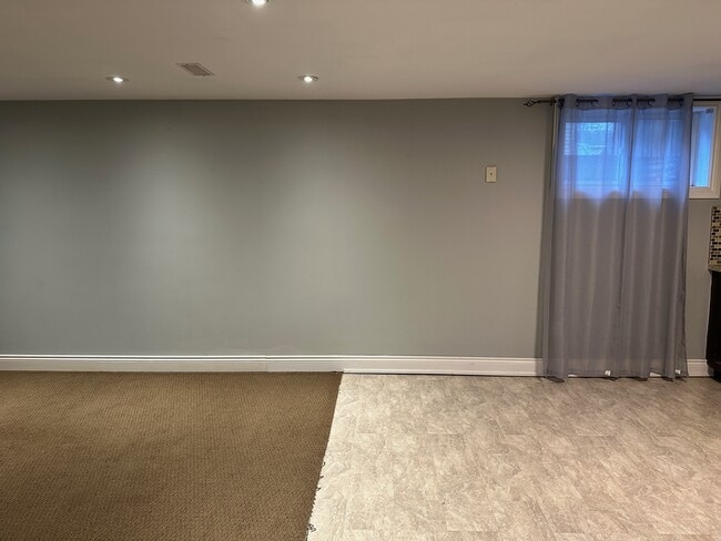 Building Photo - Spacious 2-Bedroom Legal Apartment for Ren...