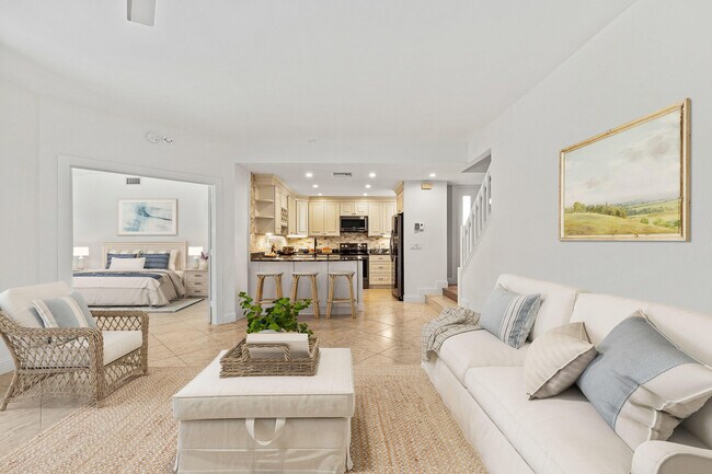 Building Photo - 2703 Fairway Dr N