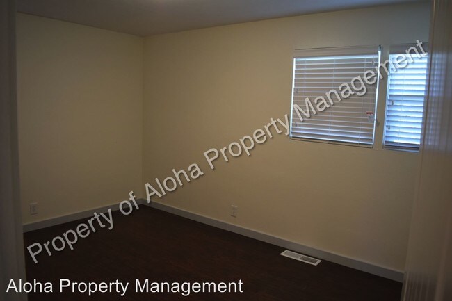 Building Photo - 719 E Lenz St