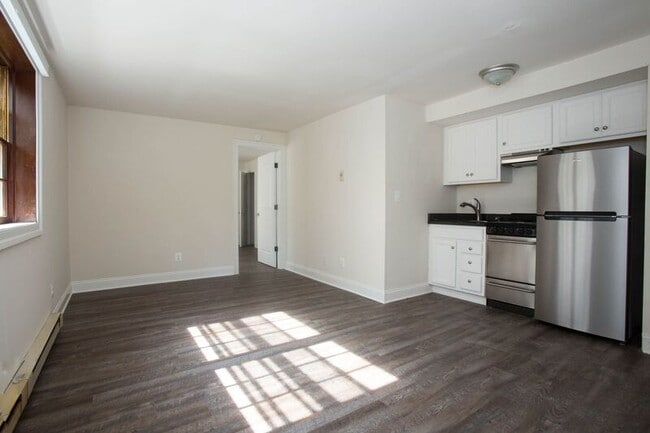 Building Photo - 247 Stribling Ave