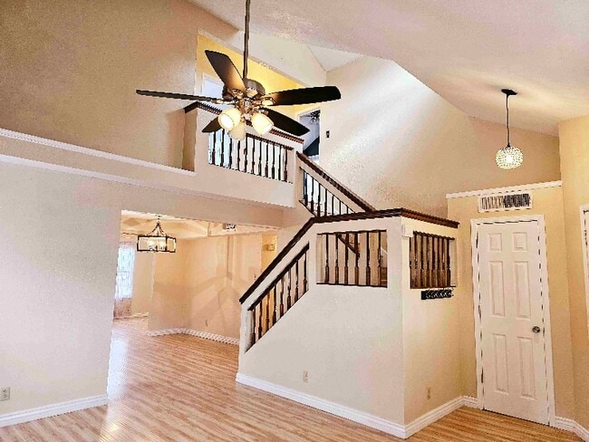 Building Photo - 11148 Loma Escondida Dr