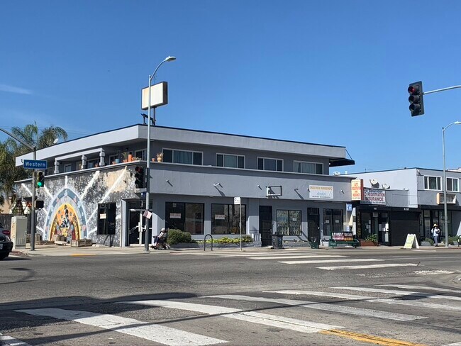 Foto del edificio - 1805 W 83rd St