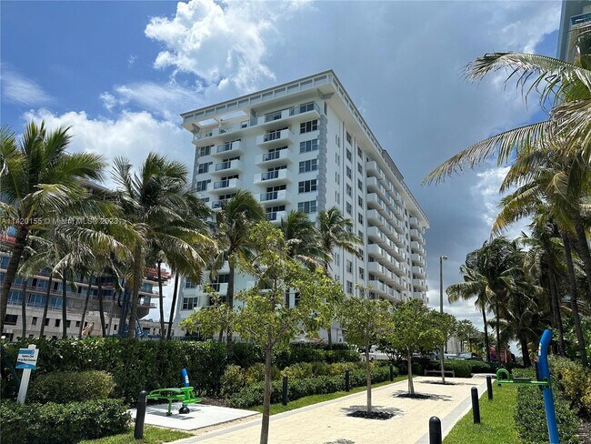 Foto del edificio - 9195 Collins Ave