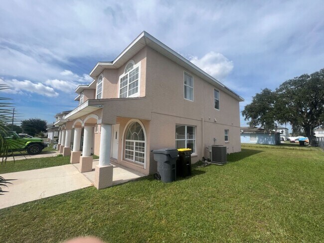 Foto del edificio - Fantastic Deal on Poinciana Home