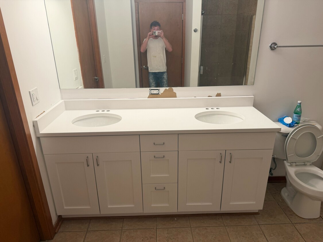 Building Photo - Gorgeous 2 Bedroom Apartment in Avondale - Laundry In Unit!