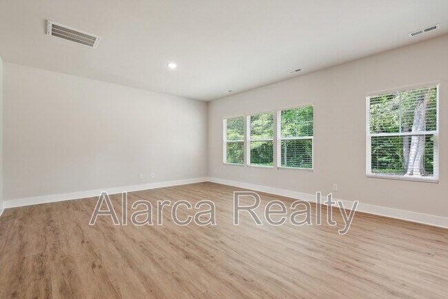 Foto del edificio - 118 Silverwood Ct